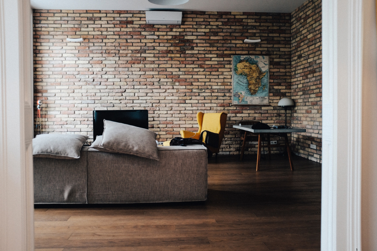 How to Use Textured Walls to Make a Living Room Feel Cozy Yet Modern—21 Stylish Ideas 2 Bathrooms With Black